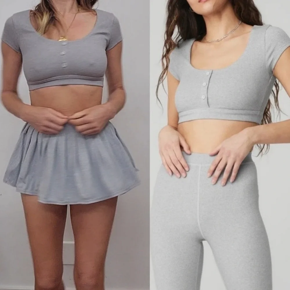 ALO Crop Top Sz S Light Gray Ribbed Knit Scoop Neck Cap Sleeves Henley Bra Top